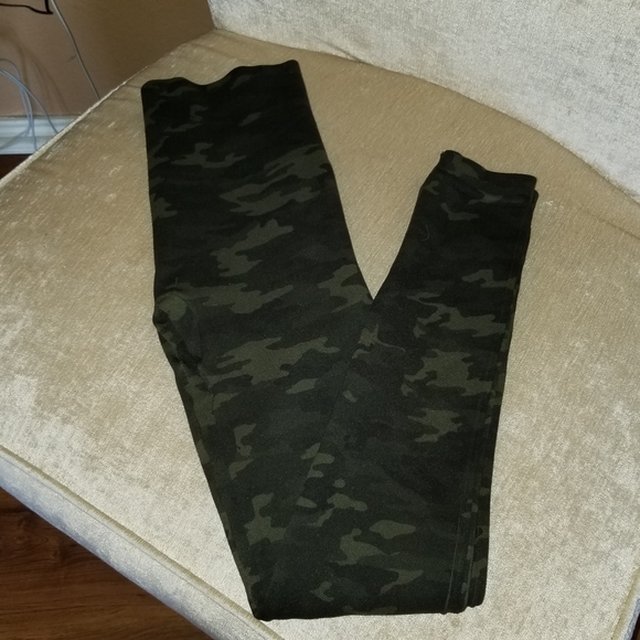 Spanx size small NWOT - Picture 3 of 4